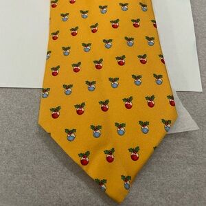 346 Brooks Brothers mens silk tie yellow/gold with Christmas Ornaments